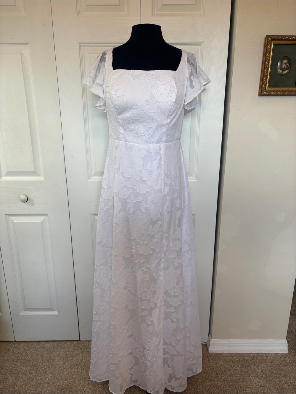 NWT White Jacquard Floral Formal/Bridal Maxi Dress – Size 14.